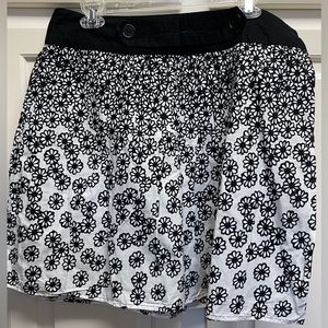 Black & White Skirt - Size: 11